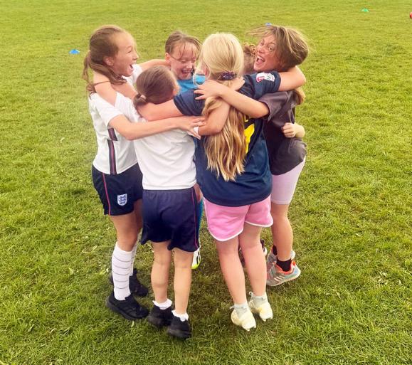 girls-footy girls-footy